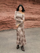 Maillard – Langes Strickkleid mit Batikmuster und One-Shoulder-Träger